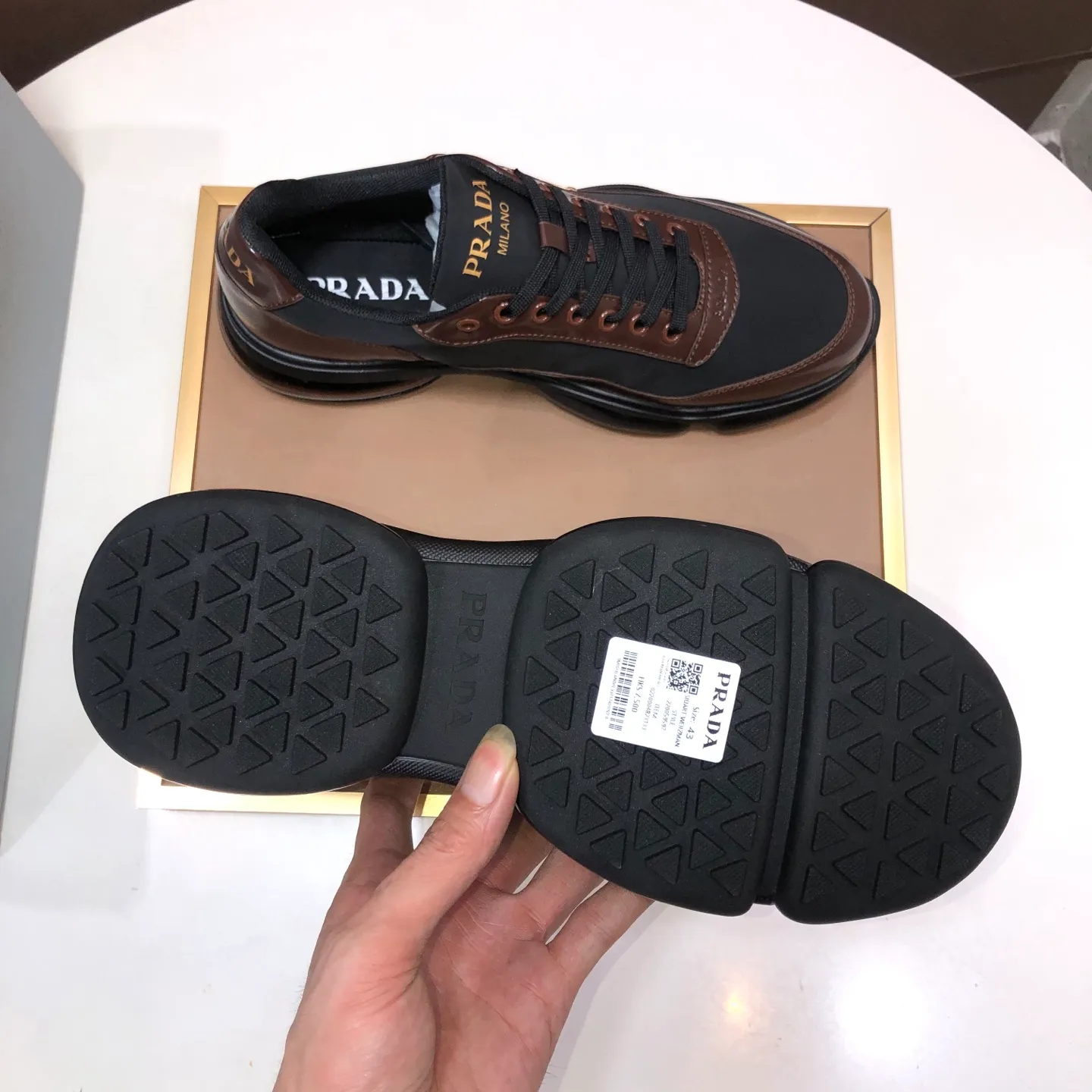 Men's shoes 💰700💰[PRADA] Men's shoes counter hot sale, official website synchronization, 👑Top version ✔️Original cowhide upper + cowhide lining, 1🆚1 replica, original original sole [black/blue/brown 3 colors] 🎯 Material: cowhide surface 🎯 Inner lining: cowhide 🎯 Sole: original molded outsole 🎯 size: Male 38-45 (45 is custom-made and cannot be returned or exchanged)